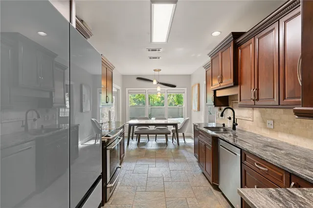 $639,900 | 203 Highpoint Street, St. Simons Island, GA 31522