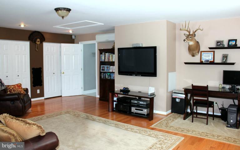111 Riverside Road Edgewater, MD 21037 - Photo 8 of 27 Bedroom (Master)