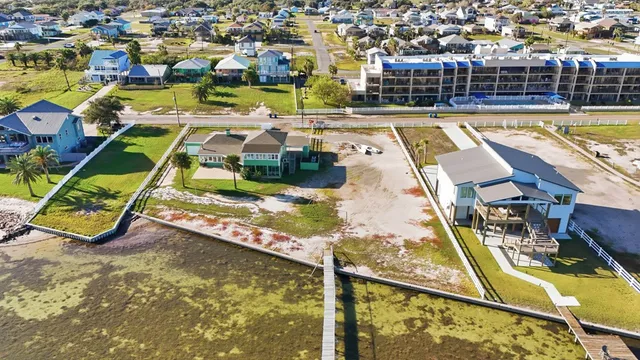$1,200,000 | 1108-1024 South Water Street, Rockport, TX 78382