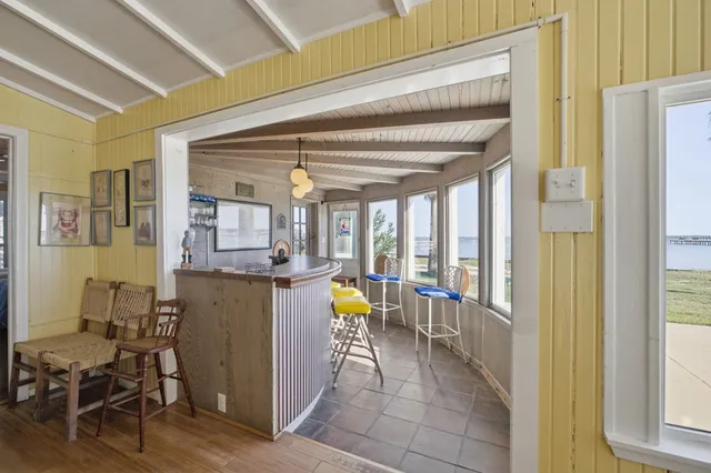 $1,200,000 | 1108-1024 South Water Street, Rockport, TX 78382