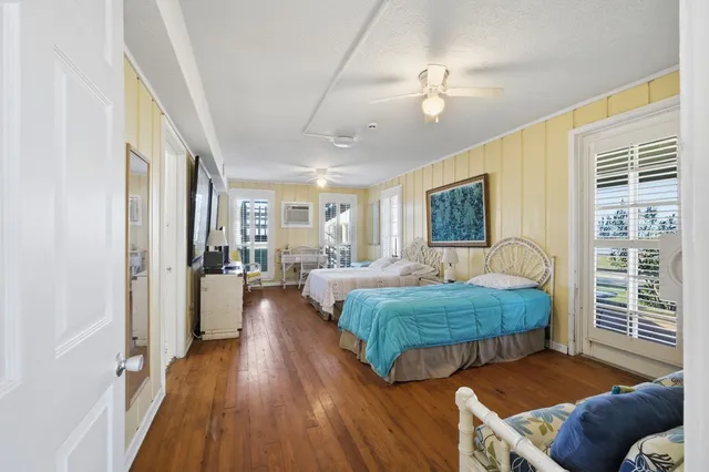 $1,200,000 | 1108-1024 South Water Street, Rockport, TX 78382