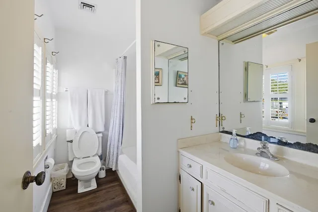 $1,200,000 | 1108-1024 South Water Street, Rockport, TX 78382