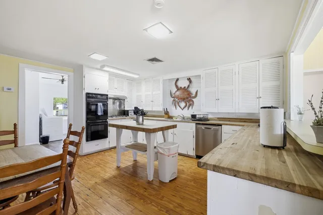 $1,200,000 | 1108-1024 South Water Street, Rockport, TX 78382