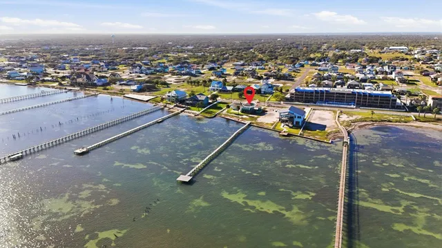 $1,200,000 | 1108-1024 South Water Street, Rockport, TX 78382