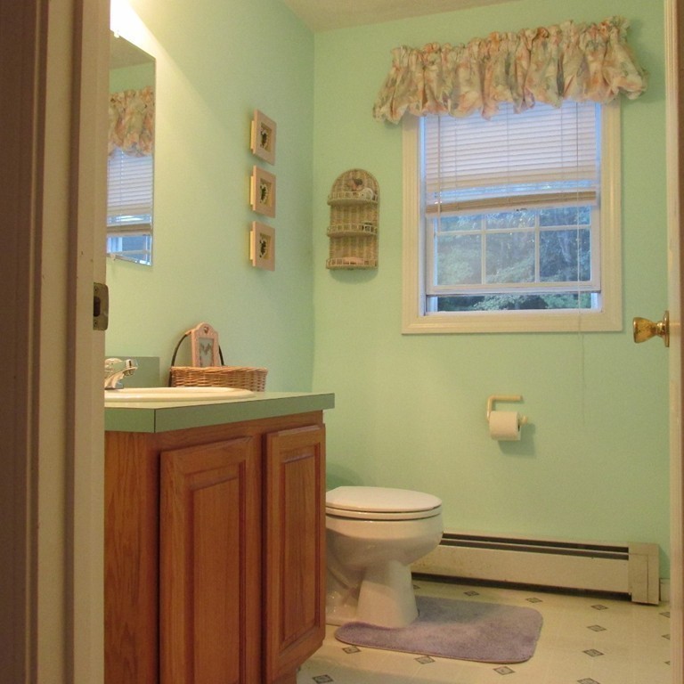 3 Robertson Road Shirley, MA 01464 - Photo 10 of 21