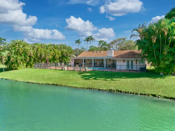 $2,990,000 | 7691 Estrella Circle, Boca Raton, FL 33433
