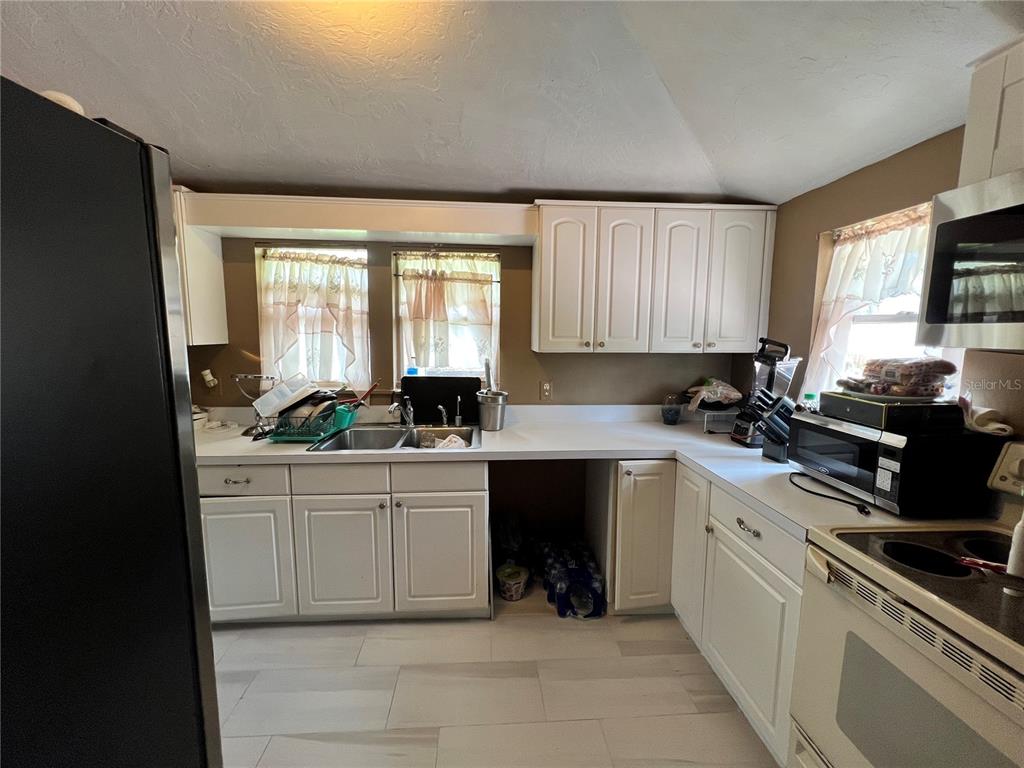 4223 Sawyer Road Sarasota, FL 34233 - Photo 15 of 18