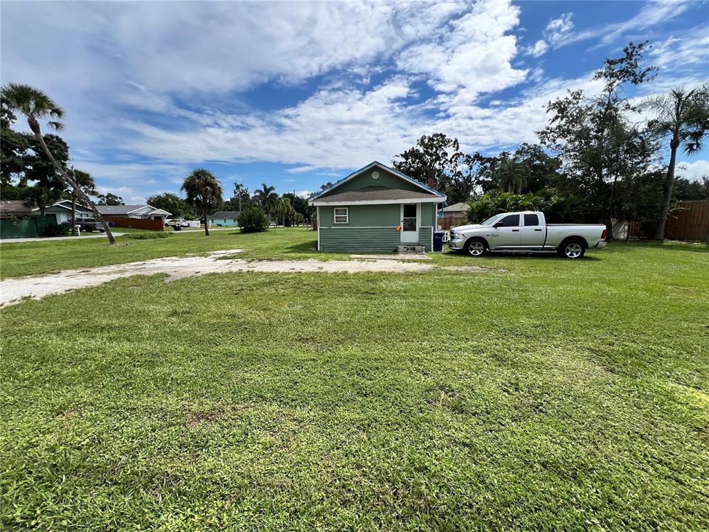 4223 Sawyer Road Sarasota, FL 34233 - Photo 2 of 18