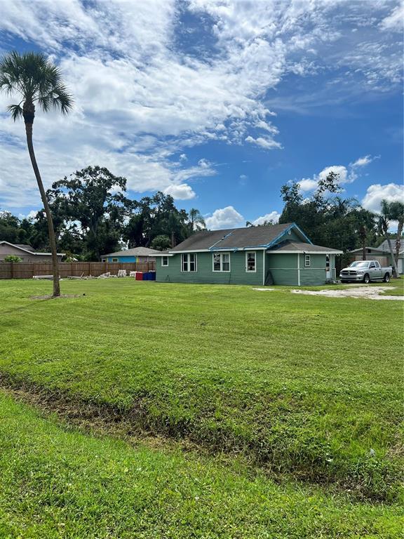 4223 Sawyer Road Sarasota, FL 34233 - Photo 5 of 18