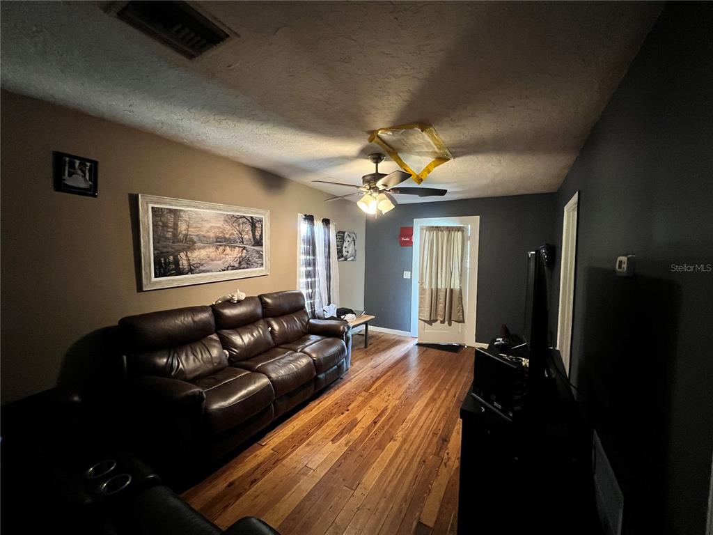 4223 Sawyer Road Sarasota, FL 34233 - Photo 10 of 18
