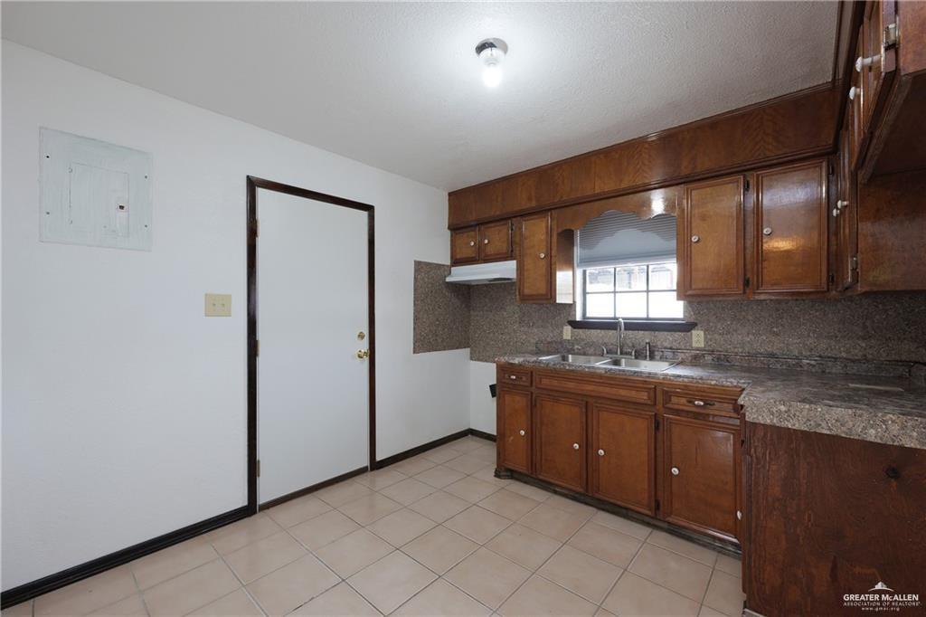 603 North Houston Street Rio Grande City, TX 78582 - Photo 4 of 13
