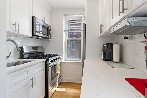 $189,000 | 205 East 238th Street, Unit 2C | Woodlawn Heights