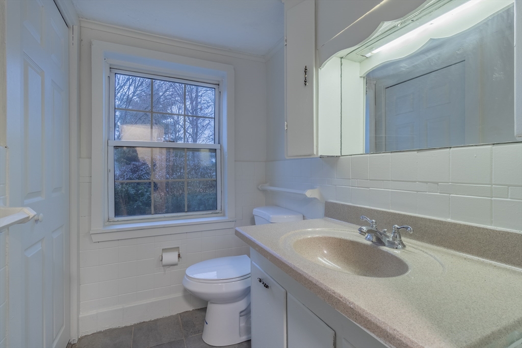 64 Acrebrook Road Springfield, MA 01129 - Photo 20 of 36