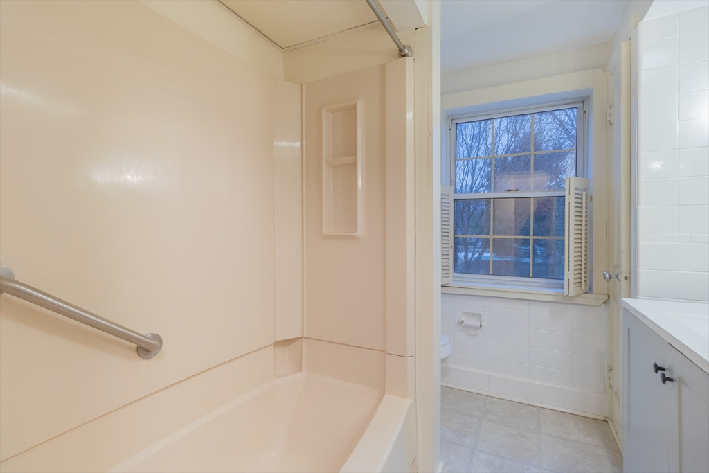 64 Acrebrook Road Springfield, MA 01129 - Photo 24 of 36