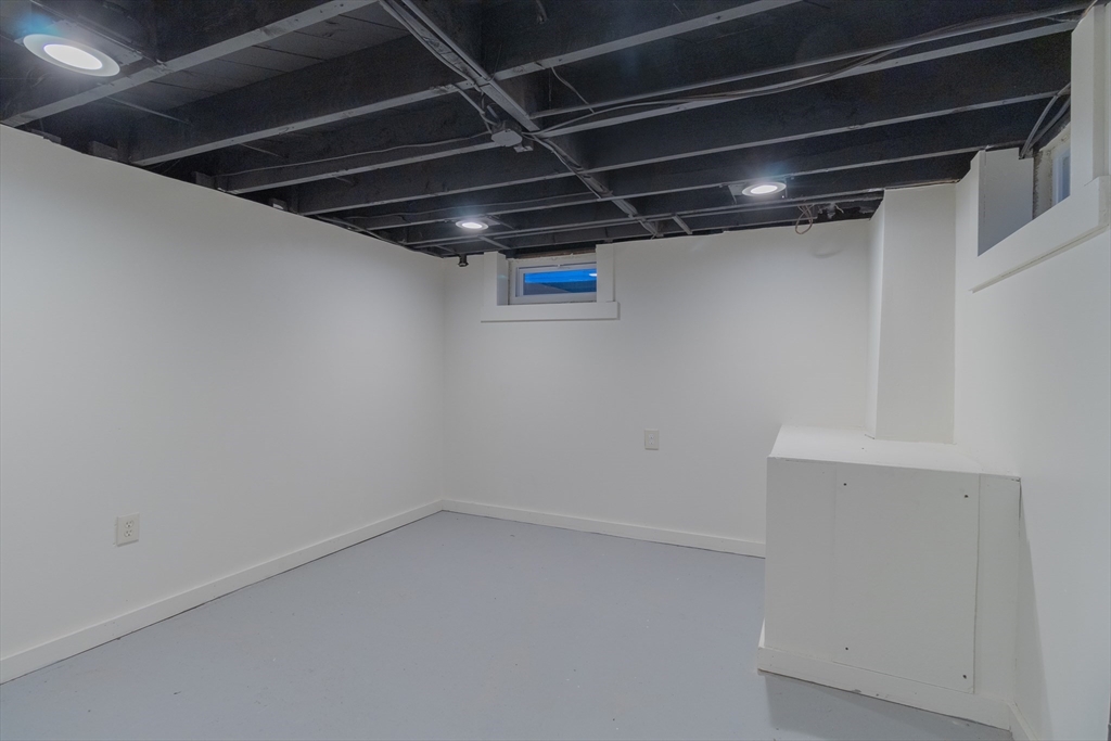 64 Acrebrook Road Springfield, MA 01129 - Photo 31 of 36