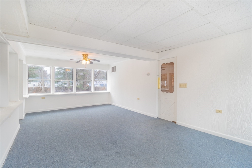 64 Acrebrook Road Springfield, MA 01129 - Photo 5 of 36