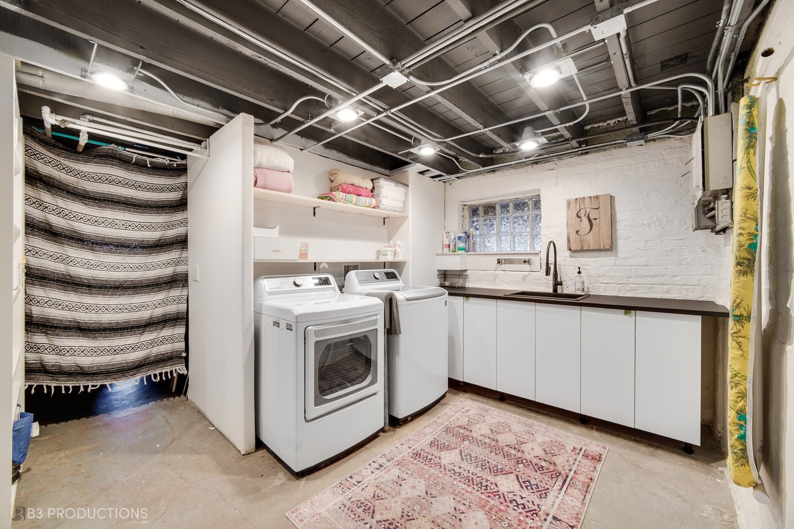 4159 North Maplewood Avenue Chicago, IL 60618 - Photo 18 of 31 a utility room with dryer and washer