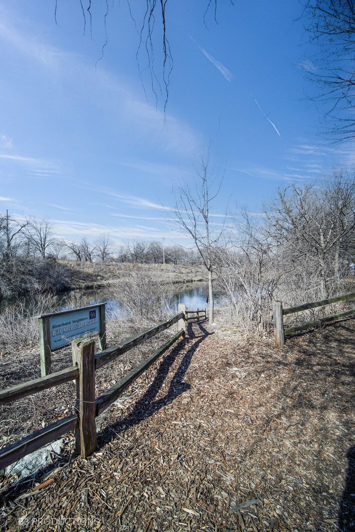 4159 North Maplewood Avenue Chicago, IL 60618 - Photo 26 of 31 a view of a terrace with a bench