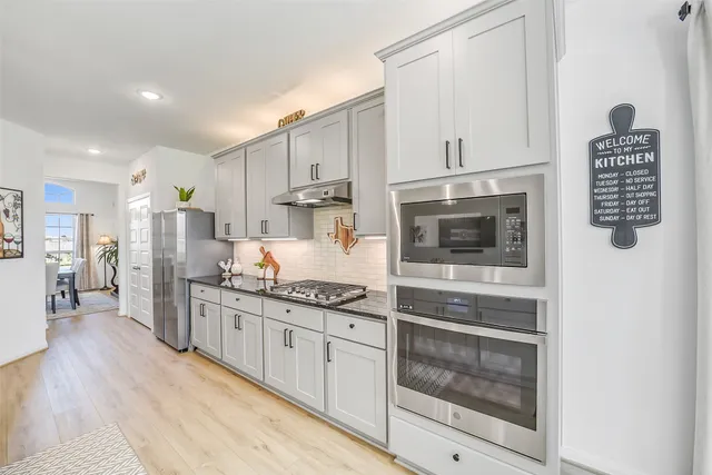 $2,800 | 31419 Elmgrove Knoll Drive, Cypress, TX 77433