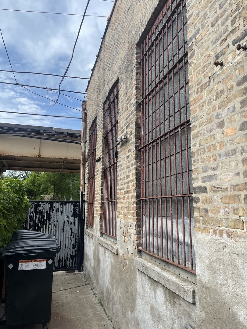 1013 West 63rd Street Chicago, IL 60621 - Photo 8 of 16 a view of a balcony