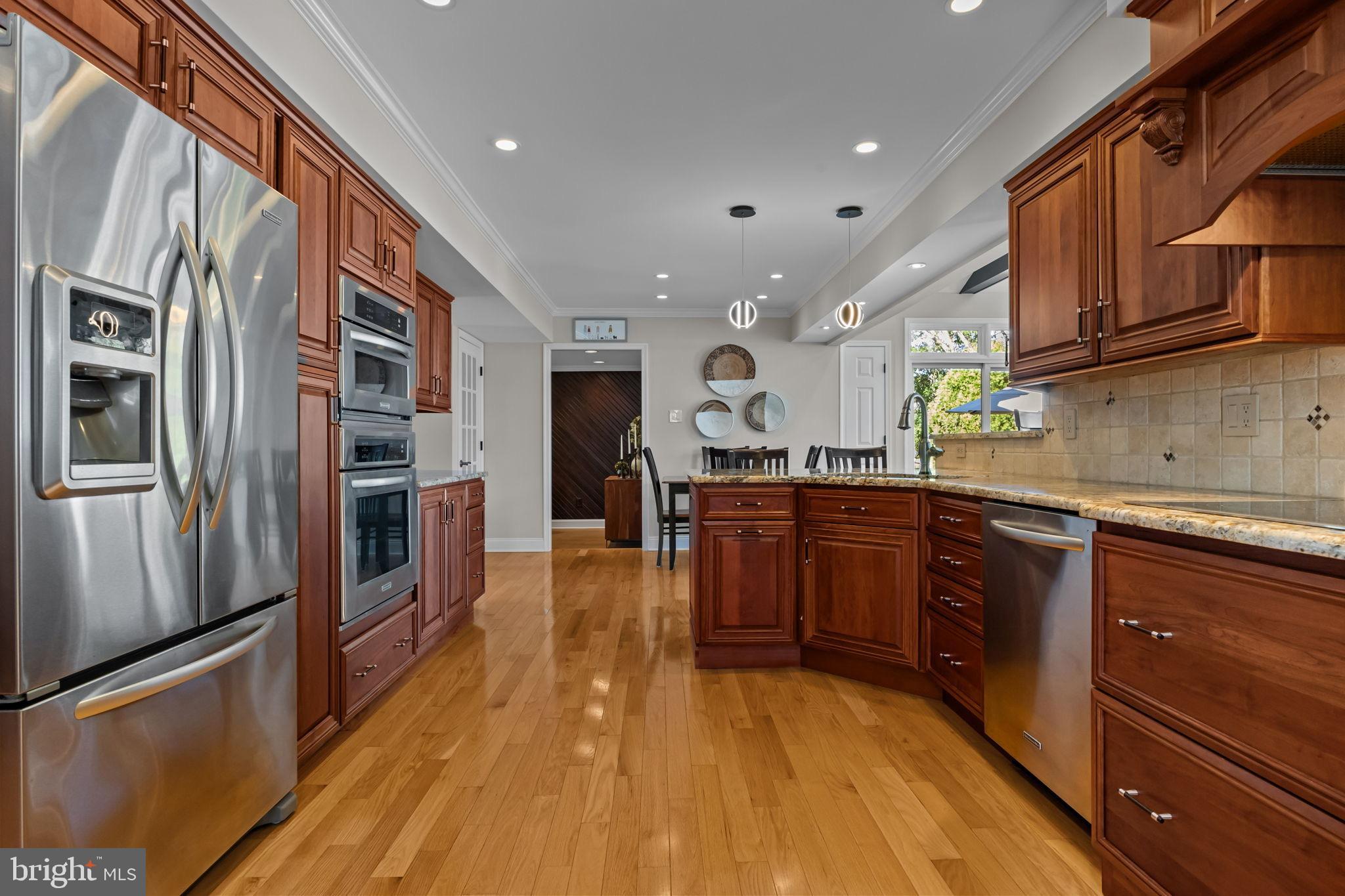 284 Greenview Road Yardley, PA 19067 - Photo 11 of 47 Spacious Kitchen