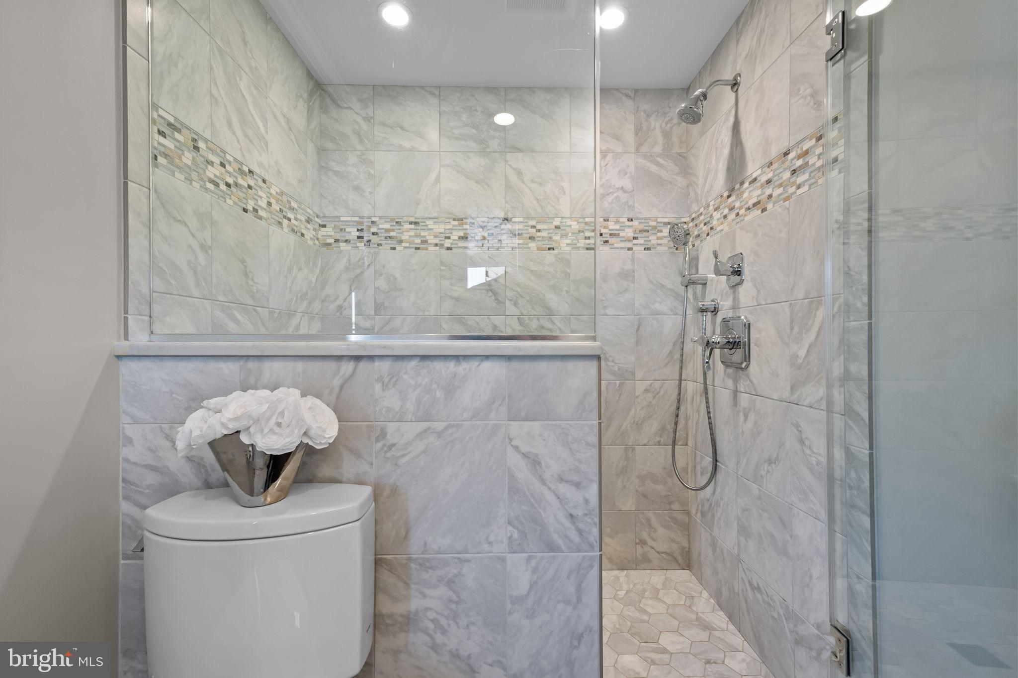 284 Greenview Road Yardley, PA 19067 - Photo 24 of 47 Primary bath