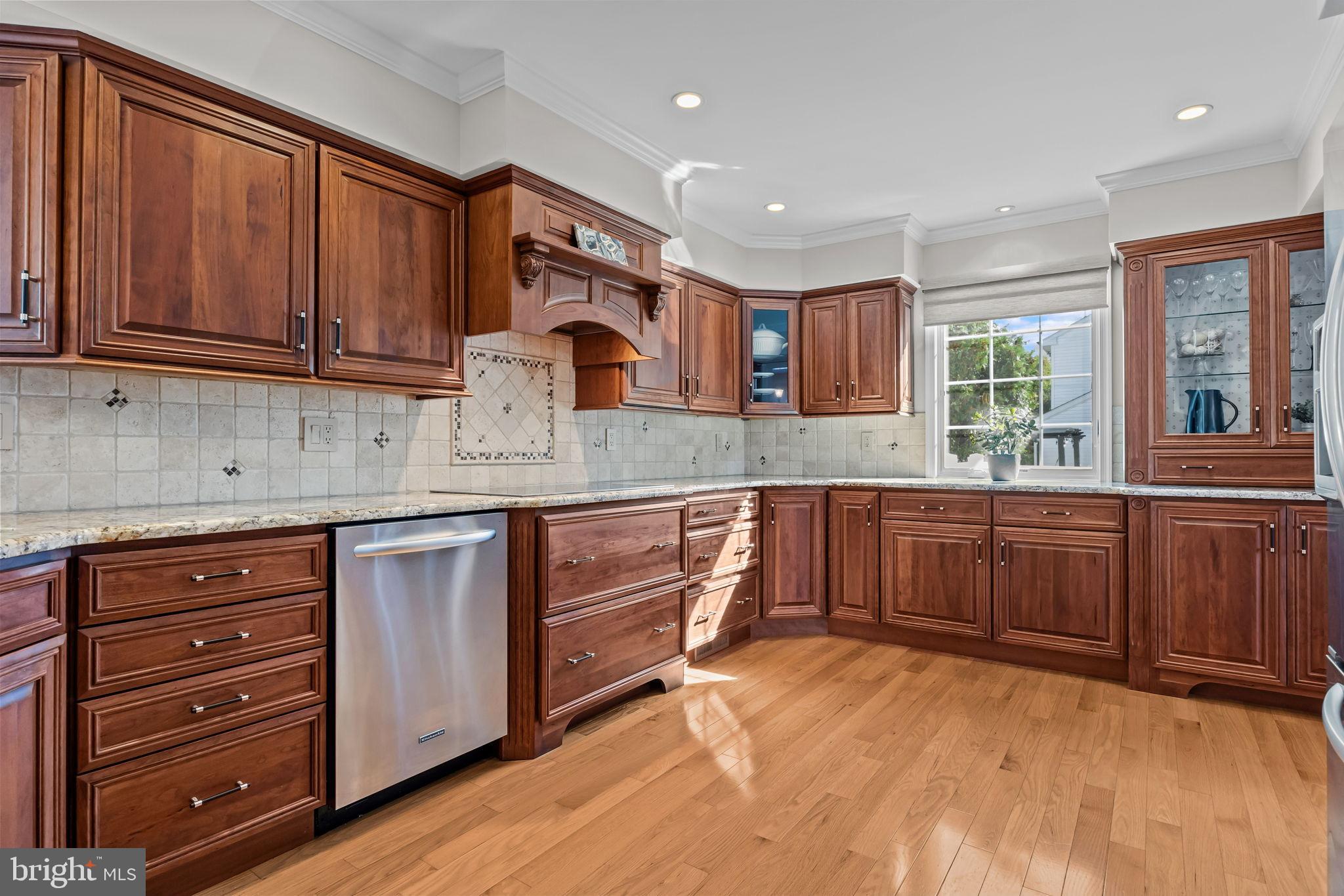 284 Greenview Road Yardley, PA 19067 - Photo 9 of 47 Custom made hood