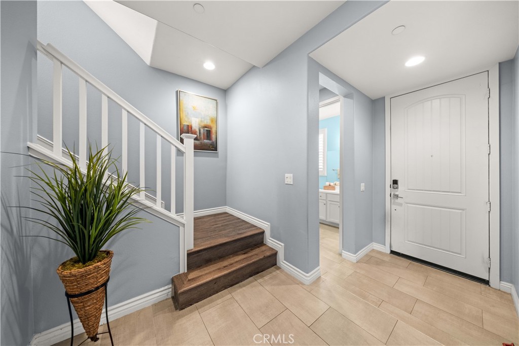 221 Promenade Street Pomona, CA 91768 - Photo 3 of 39