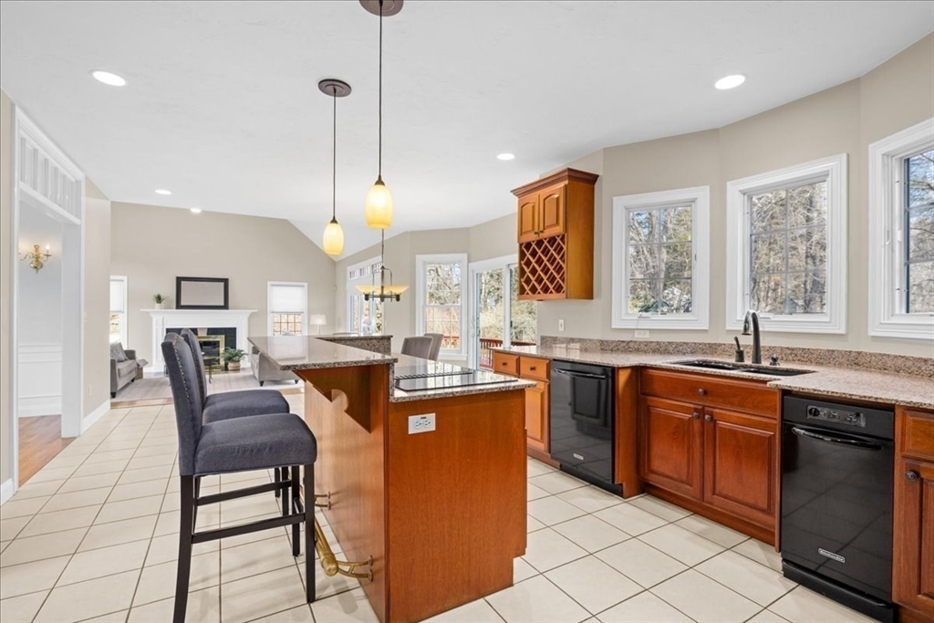 10 Eastbrook Farm Road Southborough, MA 01772 - Photo 9 of 40 Gallery Image 9