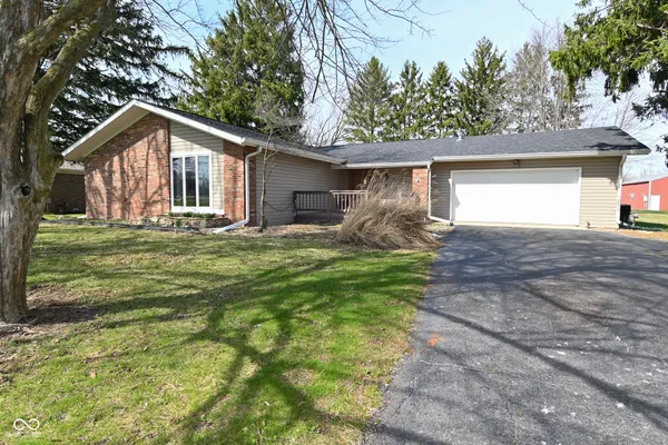 $389,900 | 2430 US Highway 136, Pittsboro, IN 46167