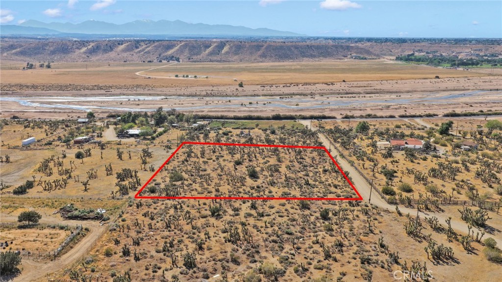 2 Lamprey Road Apple Valley, CA 92308 - Photo 2 of 9