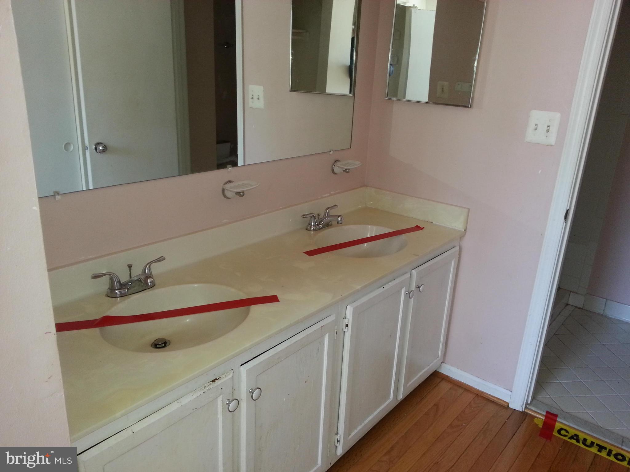 2740 Hunters Gate Terrace Silver Spring, MD 20904 - Photo 4 of 20 Bath (Master)