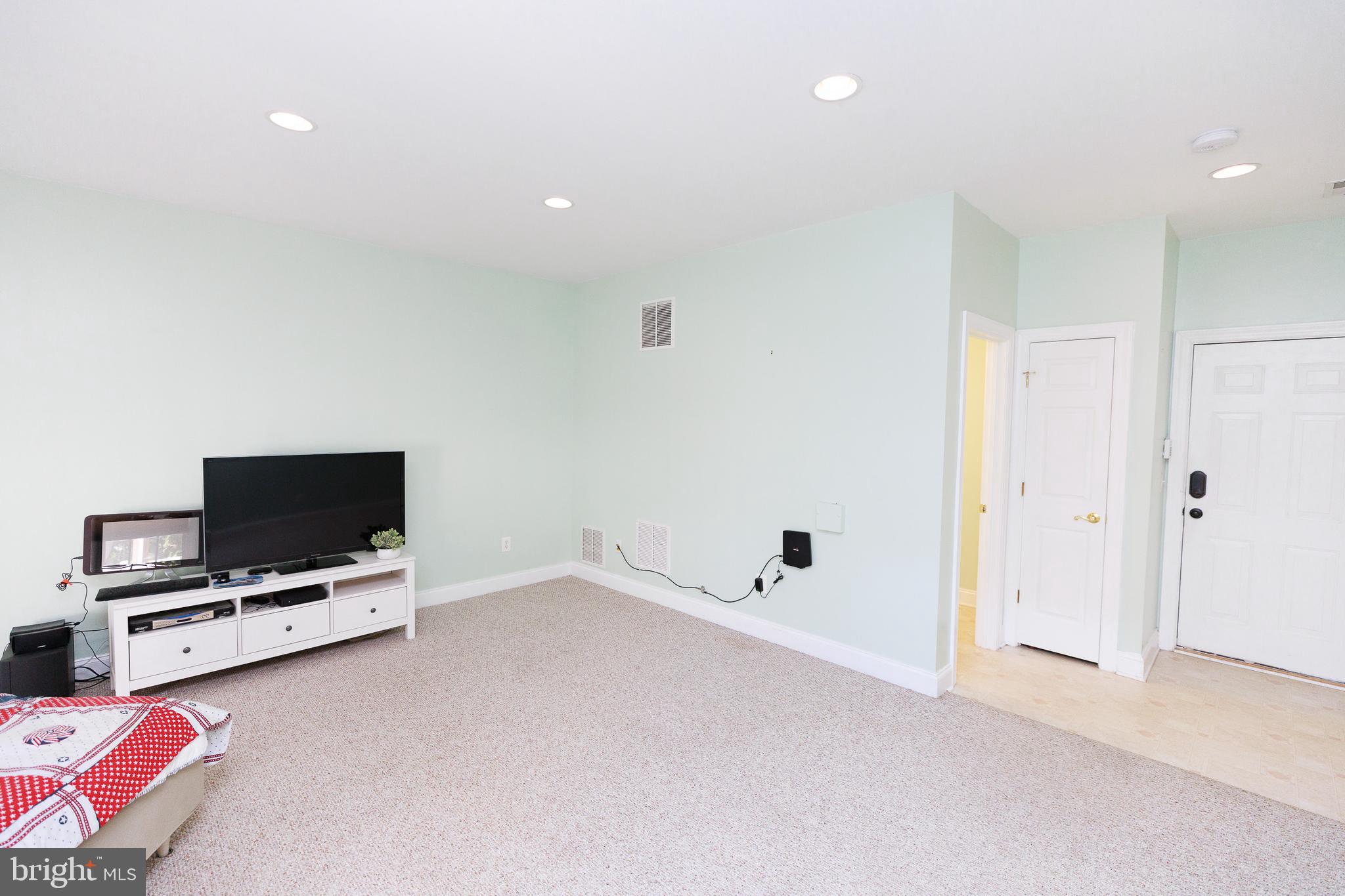 6844 Witton Circle Gainesville, VA 20155 - Photo 34 of 37