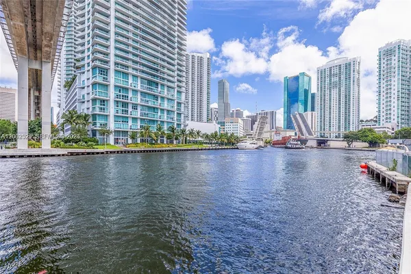 $2,999 | Neo Vertika, Miami, FL 33130
