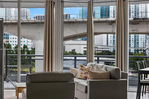 $2,999 | Neo Vertika, Miami, FL 33130
