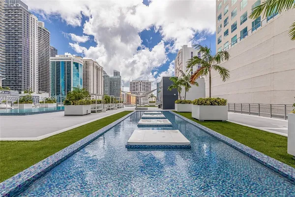 $2,999 | Neo Vertika, Miami, FL 33130