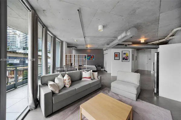 $2,999 | Neo Vertika, Miami, FL 33130