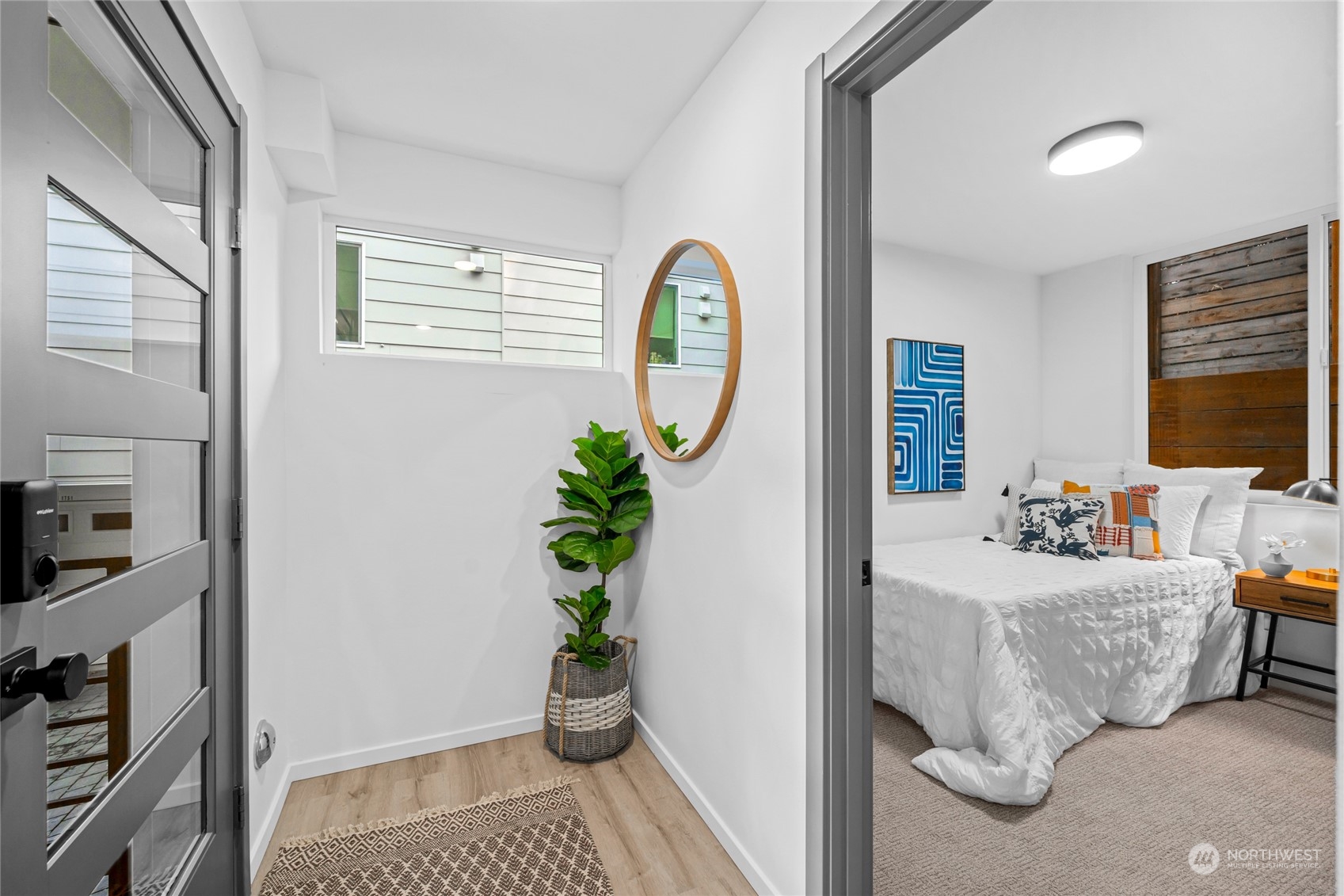 1621 South State Street Seattle, WA 98144 - Photo 2 of 23 a very nice looking room with a couch