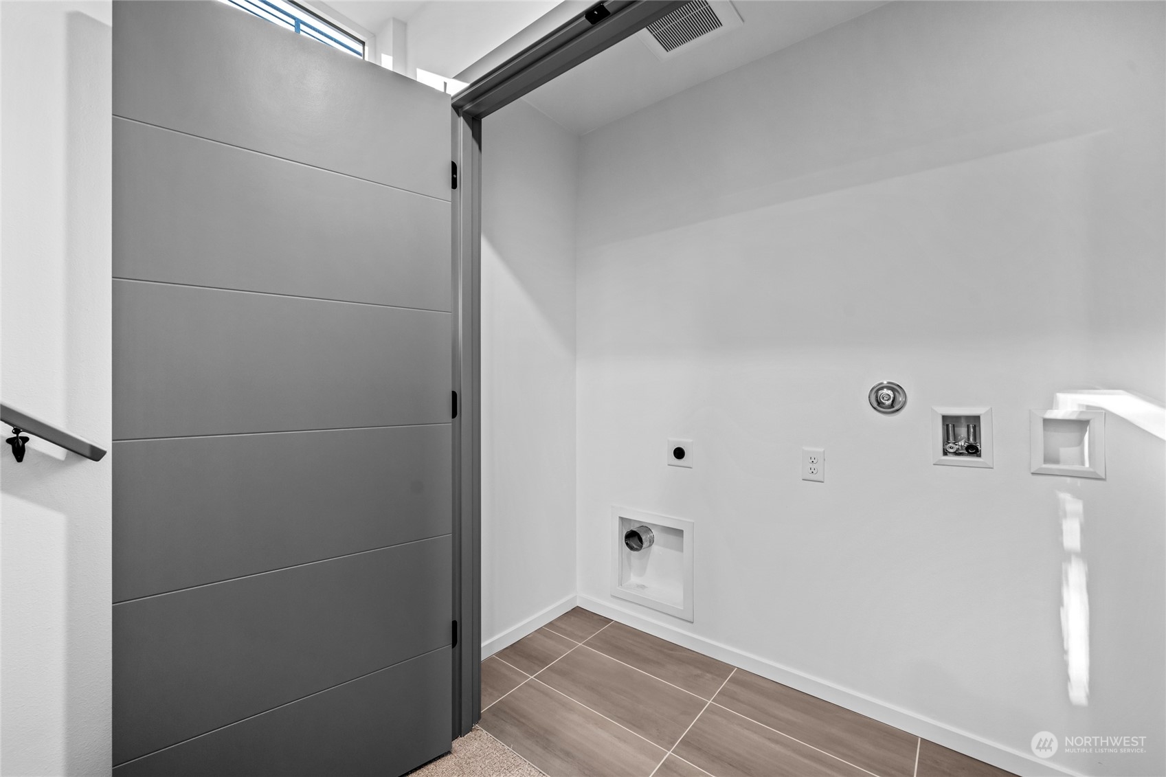 1621 South State Street Seattle, WA 98144 - Photo 21 of 23 a view of bathroom