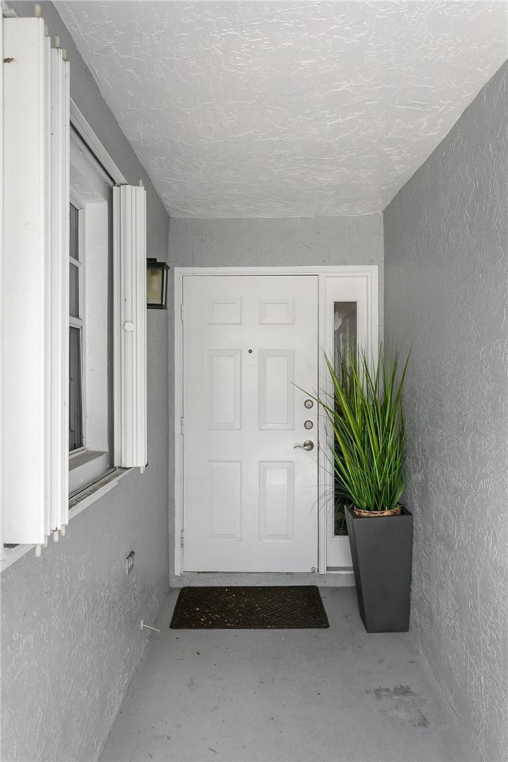 1048 Jeffery Street, Unit 1048 Boca Raton, FL 33487 - Photo 3 of 29 Photo 3
