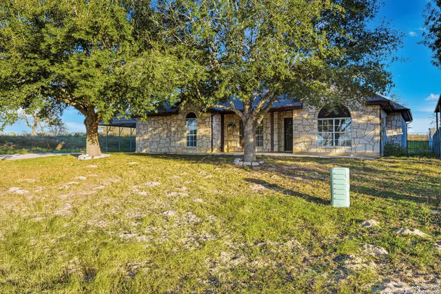 $389,000 | 144 Las Palomas Drive, La Vernia, TX 78121