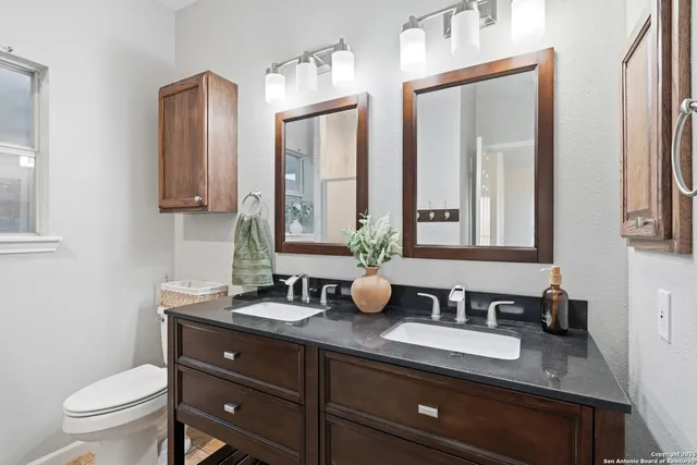 $389,000 | 144 Las Palomas Drive, La Vernia, TX 78121