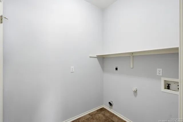 $389,000 | 144 Las Palomas Drive, La Vernia, TX 78121