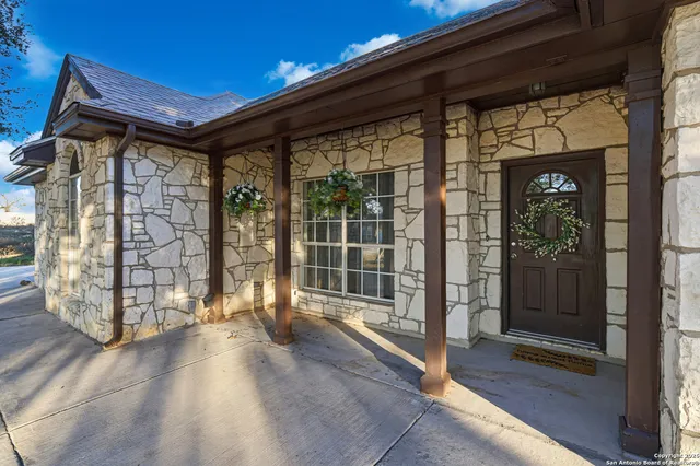 $389,000 | 144 Las Palomas Drive, La Vernia, TX 78121