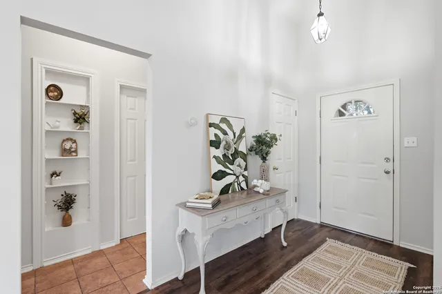 $389,000 | 144 Las Palomas Drive, La Vernia, TX 78121