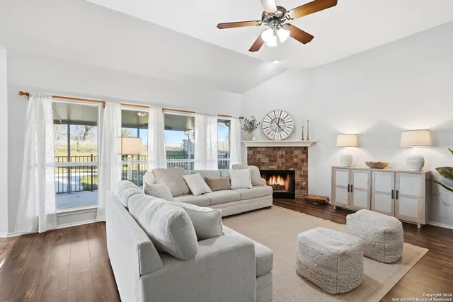 $389,000 | 144 Las Palomas Drive, La Vernia, TX 78121