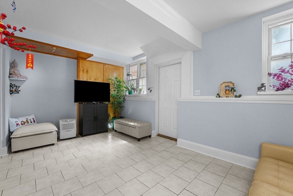 1 Lanark Road, Unit 7 Brookline, MA 02445 - Photo 3 of 22