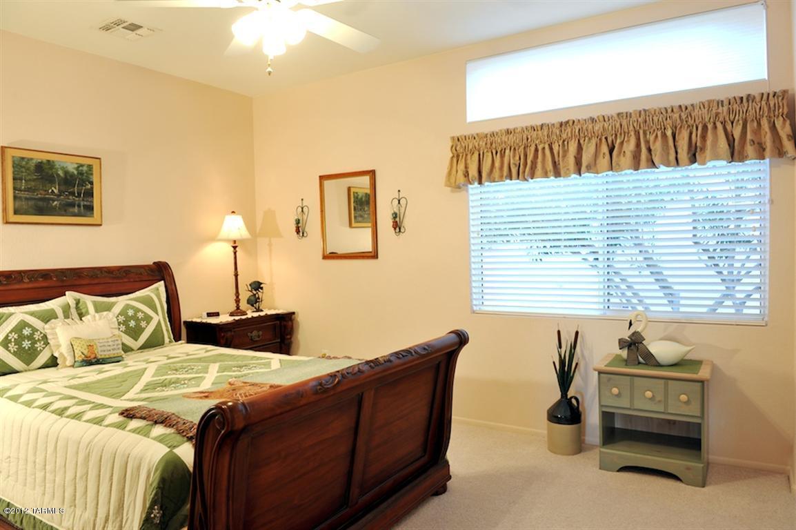 1051 East Royal Oak Road Tucson, AZ 85755 - Photo 10 of 32