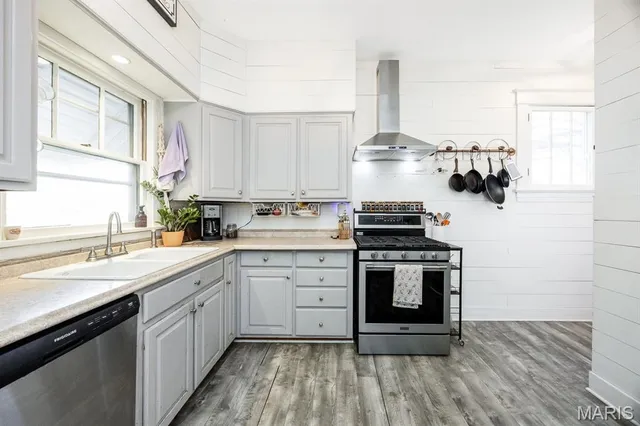 $214,900 | 215 South Benton Street, Edwardsville, IL 62025