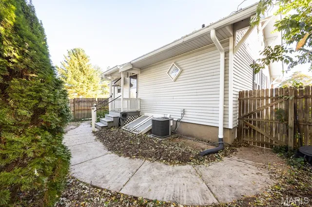 $214,900 | 215 South Benton Street, Edwardsville, IL 62025